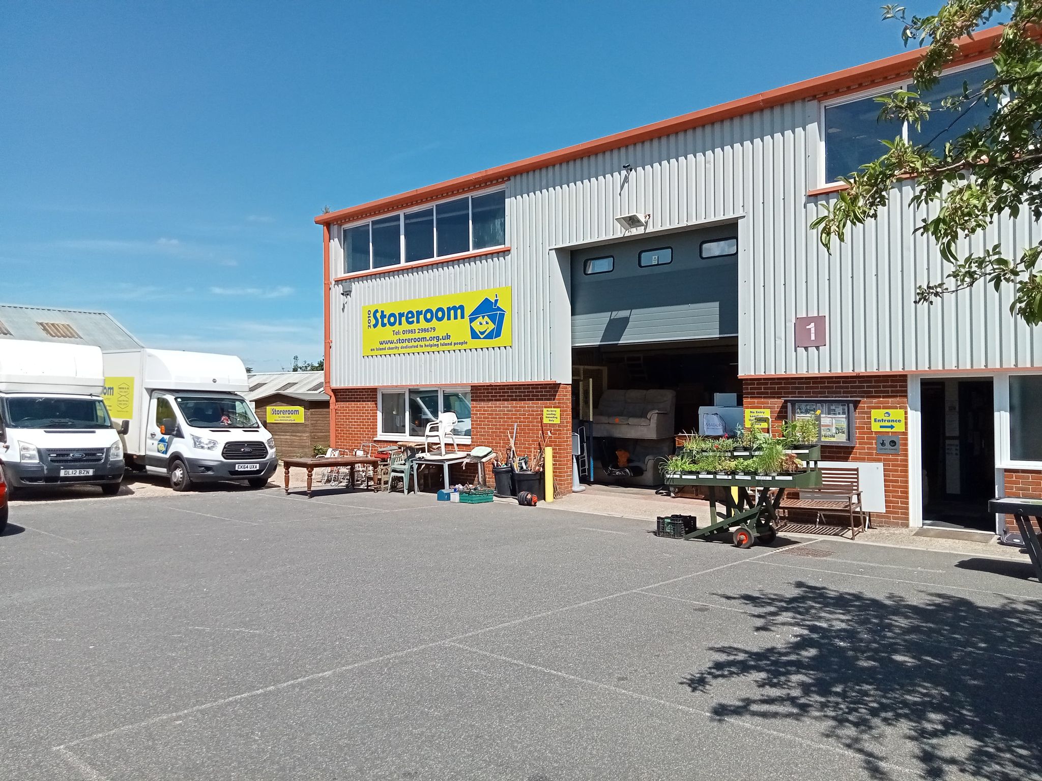 Storeroom2010 The Isle of Wight's leading furniture reuse charity